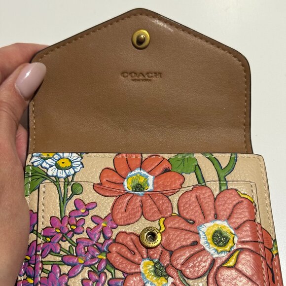 COACH WYN Small Wallet with Floral Print AUTHENTIC - Picture 4 of 7